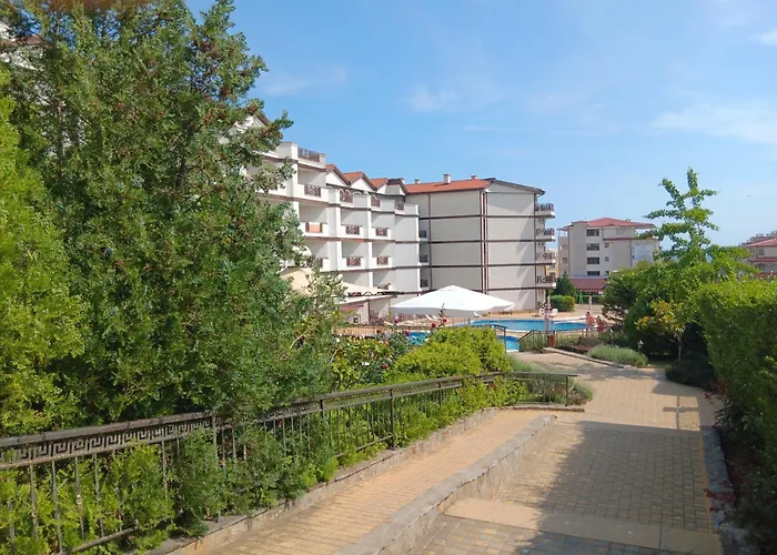 Royal Palm Studio, スヴェティ・ヴラス